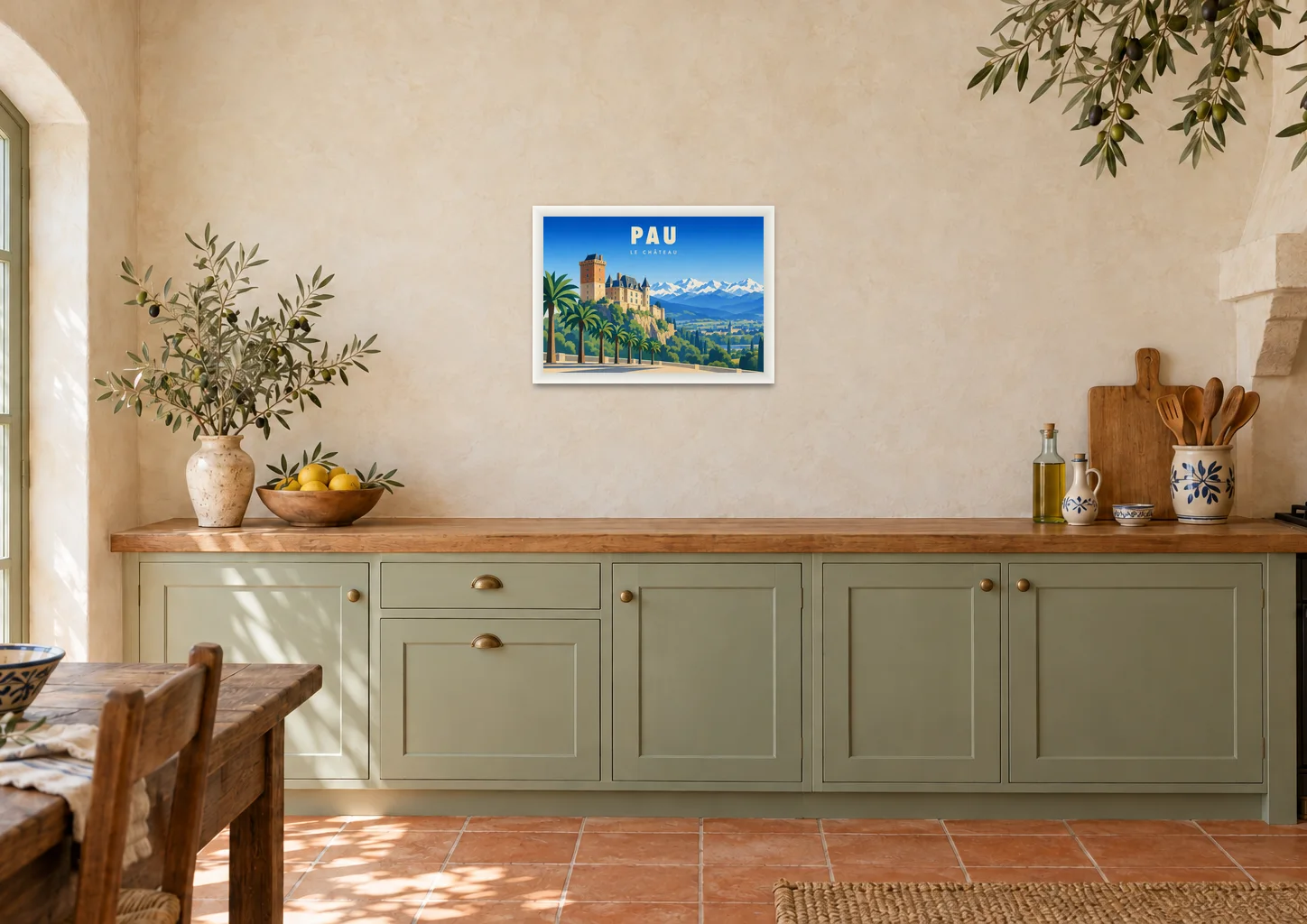 Affiche Pau « Pau, le château » en A3, encadrée dans une cuisine, déco méditerranéenne
